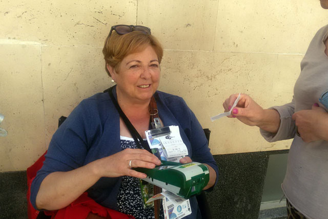 Carmen Cruz y la alegría de dar premio