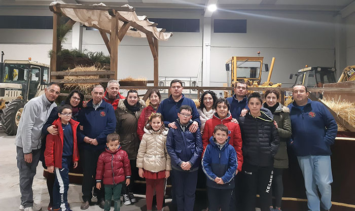 La cabalgata de los Reyes Magos recupera el belén viviente